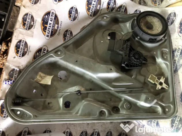 Macara geam dreapta spate Volkswagen Passat B5 2005