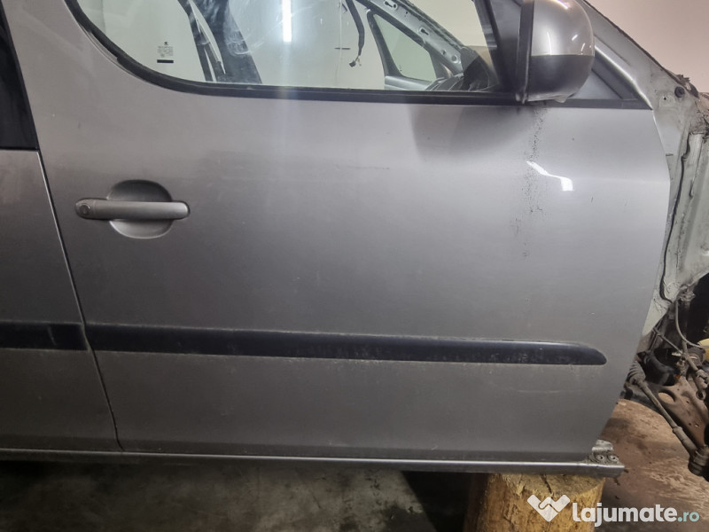 Usa dreapta fata Skoda Roomster 2011