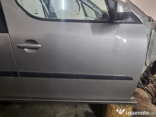 Usa dreapta fata Skoda Roomster 2011