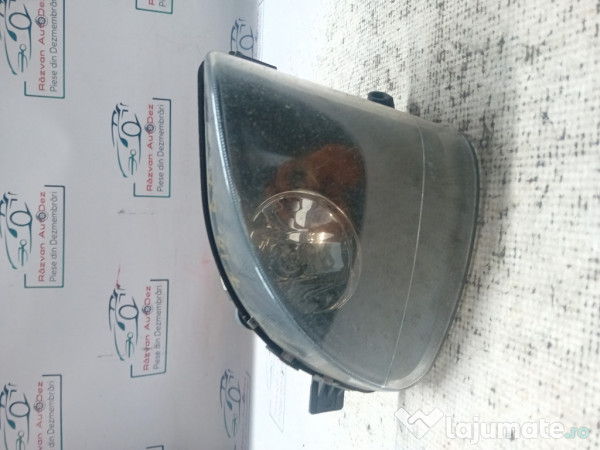 Proiector dreapta BMW F10 2010