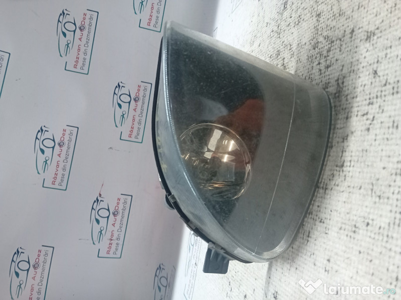 Proiector dreapta BMW F10 2010