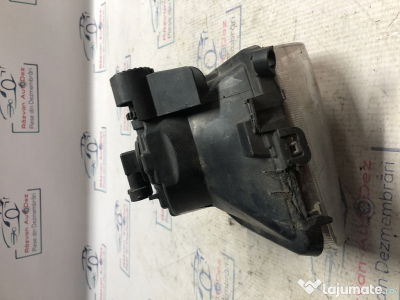 Proiector stanga BMW 530 2012