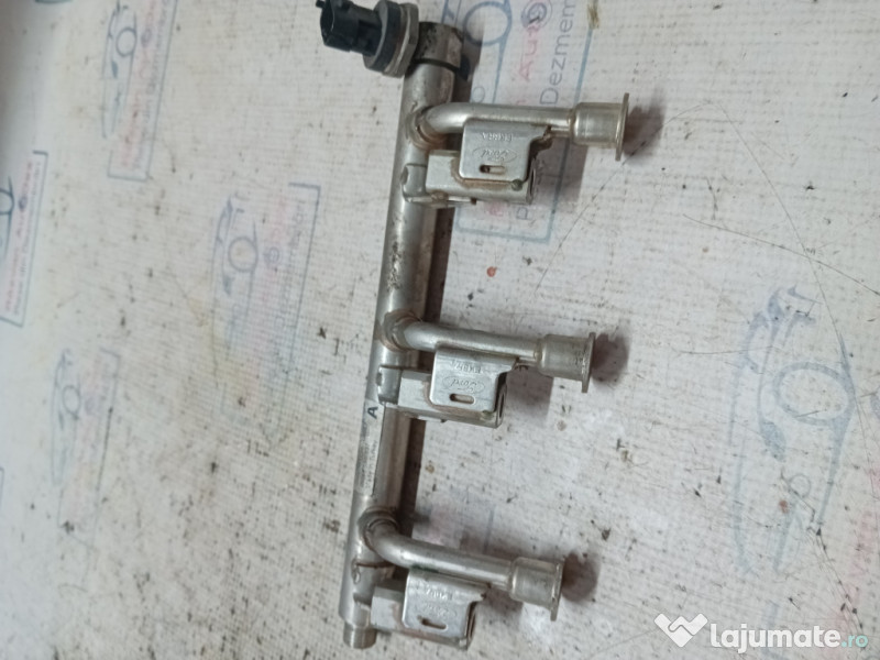 Rampa injectie Ford B-MAX 1.0 Benzina 2013