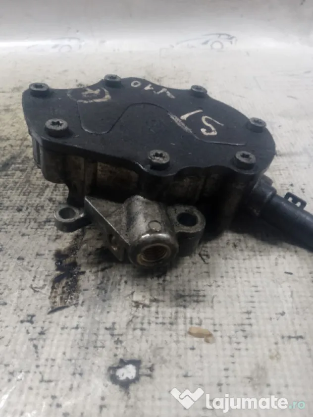 Pompa vacuum stanga Volkswagen Touareg 2012