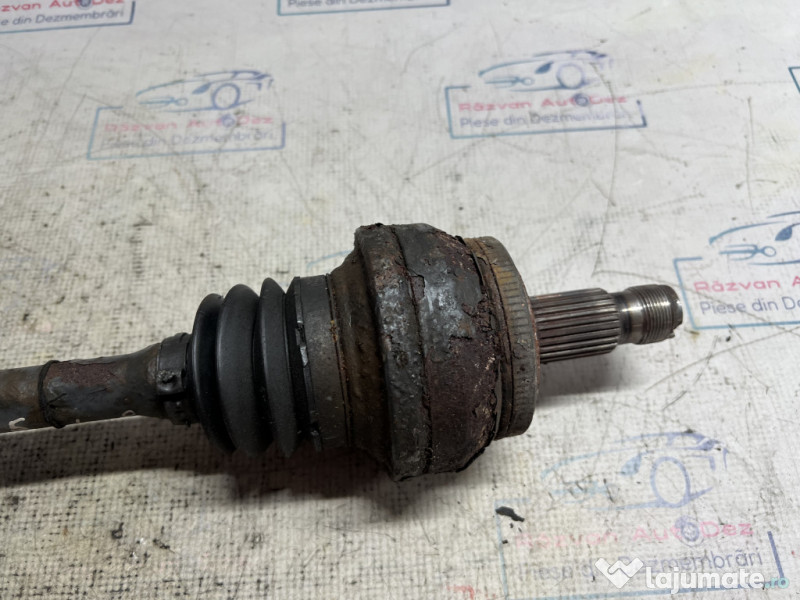 Planetara stanga spate Mercedes C-Class W204 2012