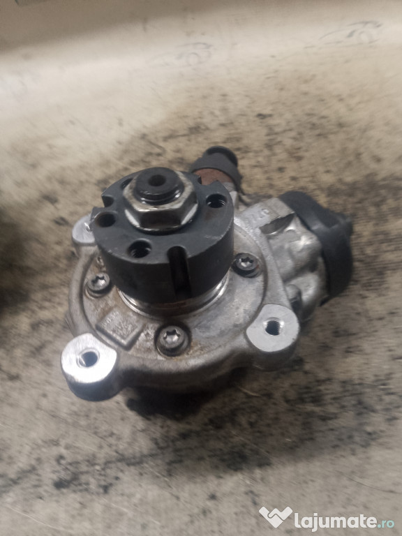 Pompa injectie Skoda Superb 2 2.0 2012