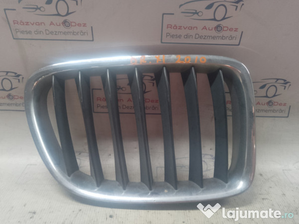 Grila centrala dreapta BMW X1 2011