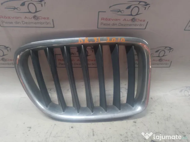 Grila centrala dreapta BMW X1 2011