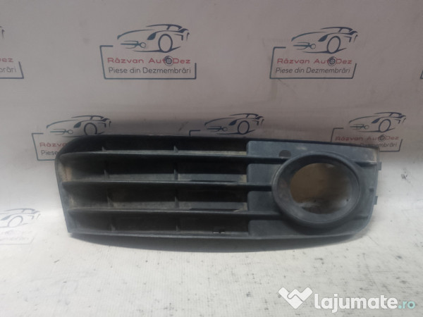 Grila proiector stanga Audi A4 B8 2010