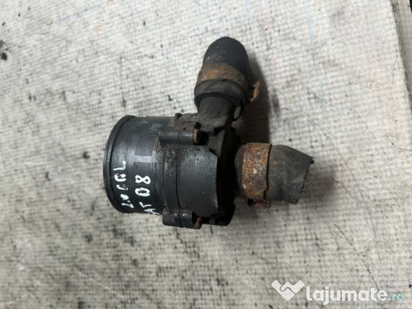 Pompa recirculare apa Volkswagen Passat B8 2.0 2016
