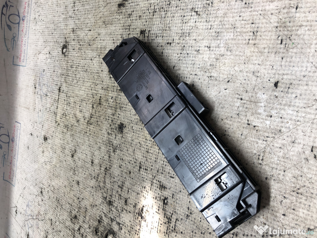 Buton avarie Volkswagen Passat B8 Break 1.6 Motorina 2016