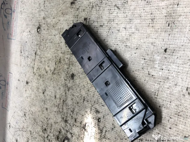 Buton avarie Volkswagen Passat B8 Break 1.6 Motorina 2016