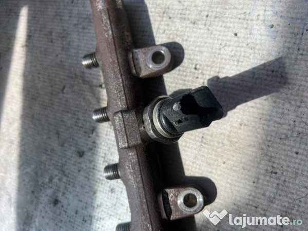 Rampa injectoare Dacia Duster 1.5 Motorina 2013