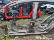 Prag stanga Volkswagen Golf 6 Plus 2012