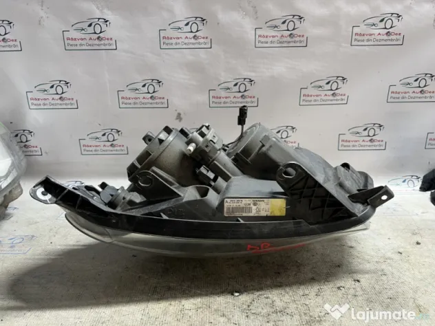 Far dreapta Nissan Qashqai 2012
