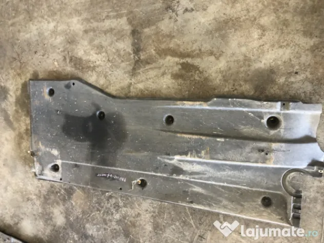 Scut lateral stanga Volkswagen Passat B8 2015