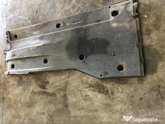 Scut lateral stanga Volkswagen Passat B8 2015
