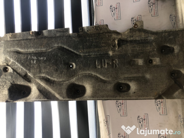 Scut lateral dreapta BMW X1 F48 2017