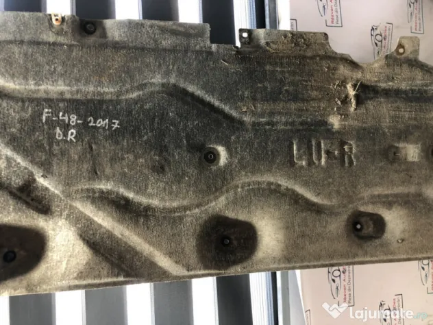 Scut lateral dreapta BMW X1 F48 2017