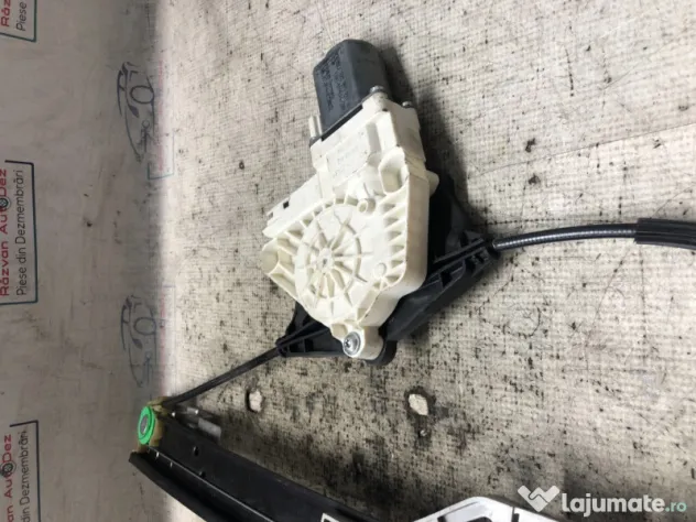 Macara geam stanga spate Audi A4 B8 2012