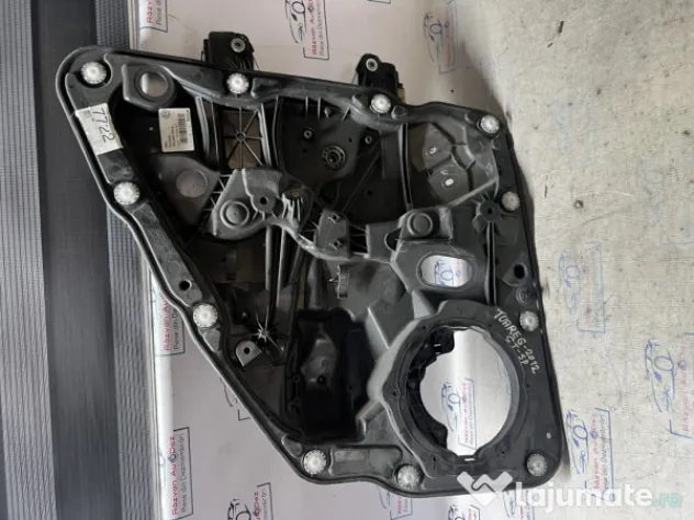 Macara geam stanga spate Volkswagen Touareg 2012