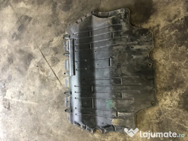 Scut motor plastic Skoda Yeti 2012