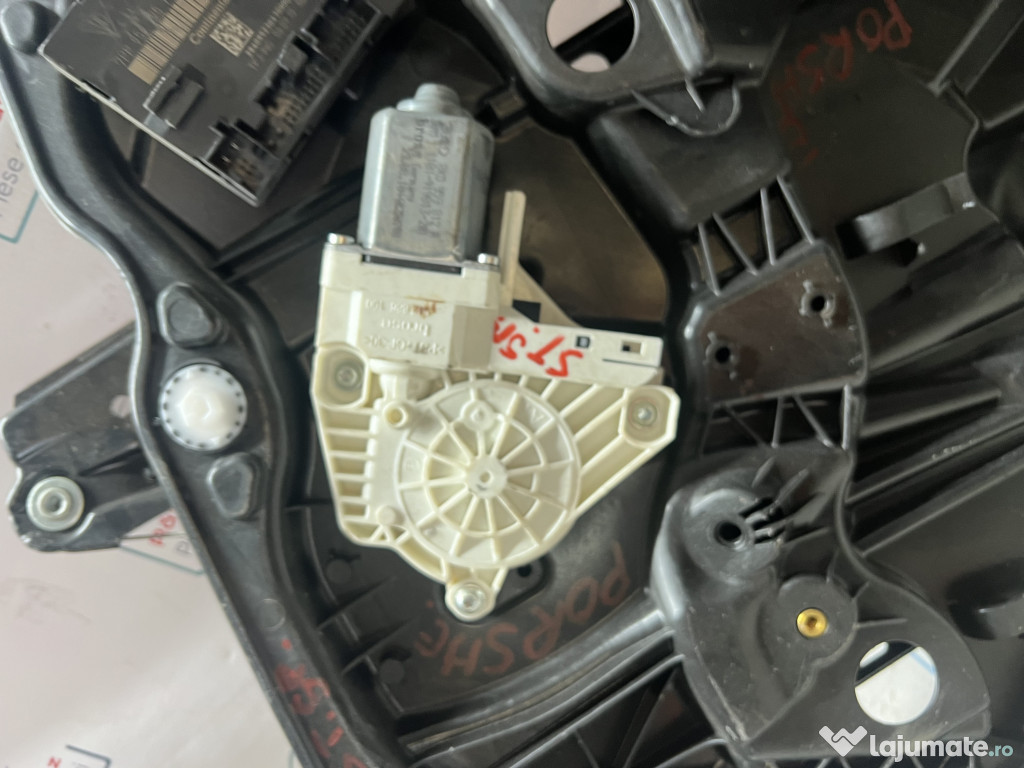 Macara geam stanga spate Porsche Cayenne 2012