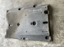 Scut lateral stanga Nissan Qashqai 1.2 Benzina 2014