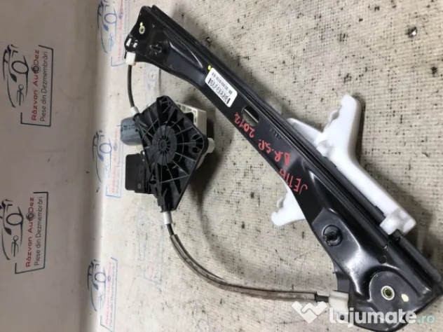 Macara geam dreapta spate Volkswagen Jetta 2012