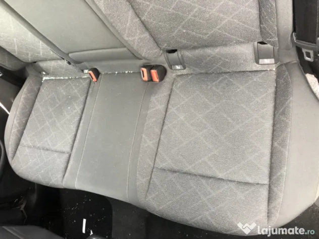 Bancheta spate Volkswagen Golf 8 Hatchback 1.5 Benzina 2021