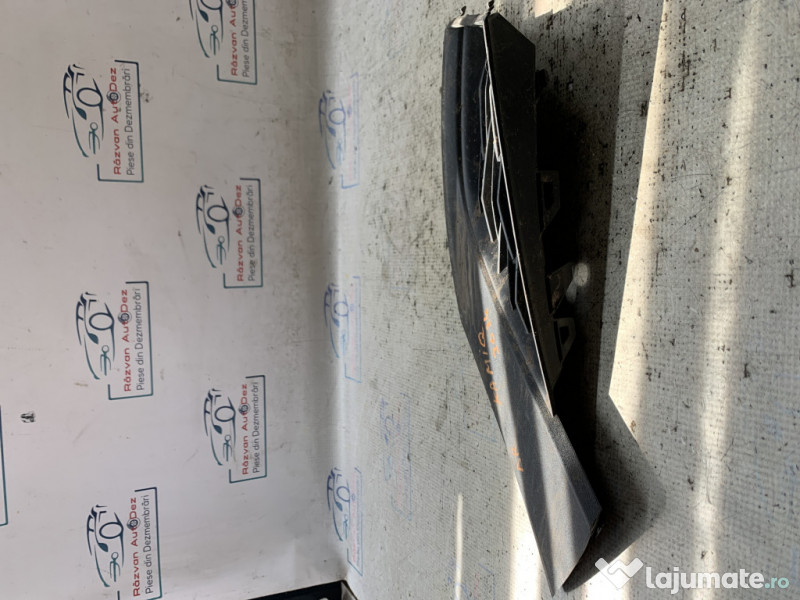 Grila proiector dreapta Skoda Kamiq - Benzina 2024