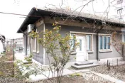 Gara - Spitalul CFR - Str. Scolii, casa din caramida, ter... 