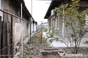 Gara - Spitalul CFR - Str. Scolii, casa din caramida, ter... 