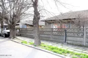 Gara - Spitalul CFR - Str. Scolii, casa din caramida, ter... 