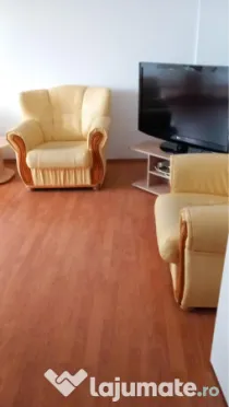 De închiriat apartament 3 camere - zona centrală Republicii