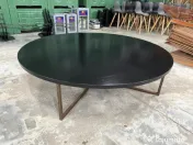 Scenă podium (concert, premiere, prezentare)