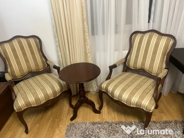 Set living room in stare foarte buna.