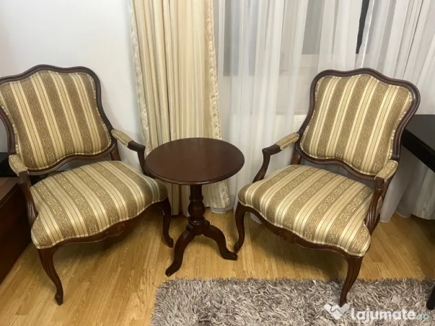 Set living room in stare foarte buna.