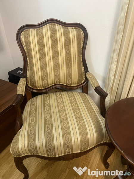 Set living room in stare foarte buna.