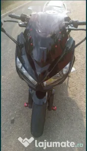 Motocicleta Kawasaki Z1000sx 