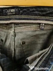 Armani Jeans cu câteva urme de folosire 