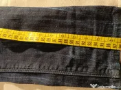 Armani Jeans cu câteva urme de folosire 