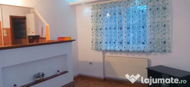 Inchiriere apartament 3 camere Central - Tarnaveni (Mures)