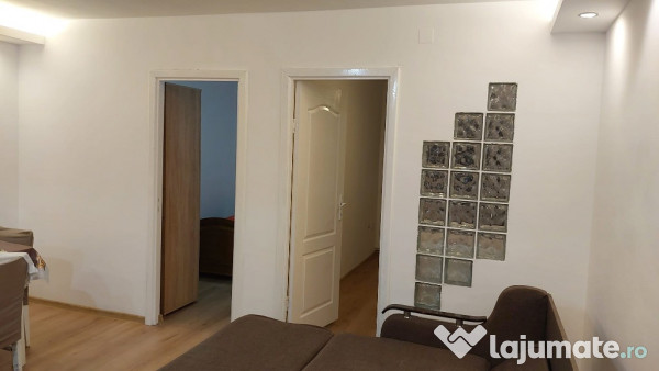 Inchiriere apartament 3 camere Central - Tarnaveni (Mures)
