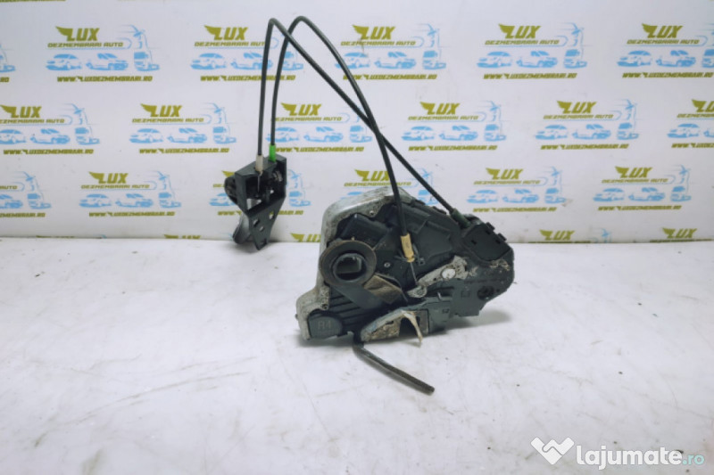 Broasca incuietoare usa stanga spate Toyota RAV4 3 (XA30) [2005 - 2010