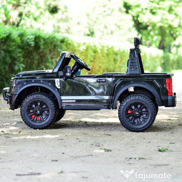 Masinuta electrica pentru 2 copii Ford Super Duty 4x4 12V, negru