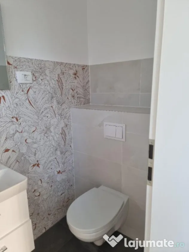 SP birou la casa central , lux 2 cam dep , baie , intr auto