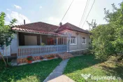 Casă cu anexe și teren de 4177 mp de vânzare, Munteni,... 