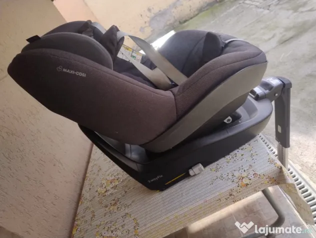 Scaun copil cu izofix de la maxi cosi