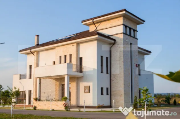 Pensiune premium, de închiriat, cu 6 camere, 420 mp, zona s - Targoviste (Dambovita)